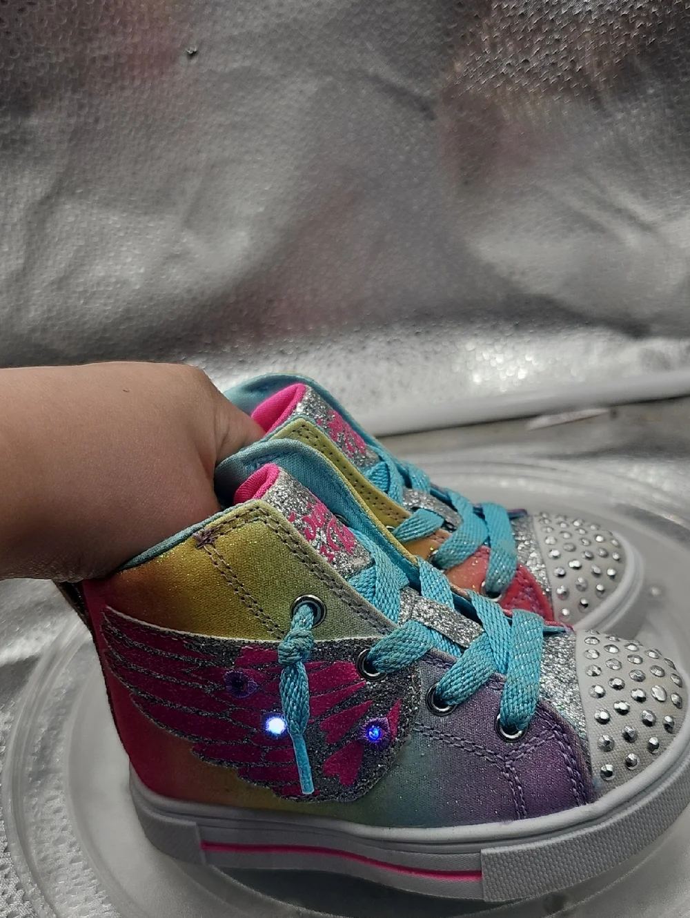 O Pink & White sz 6 Little Girls Rainbow Wings Light Up